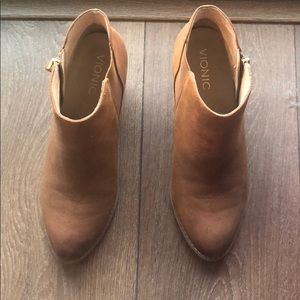 Vionic Brown Booties